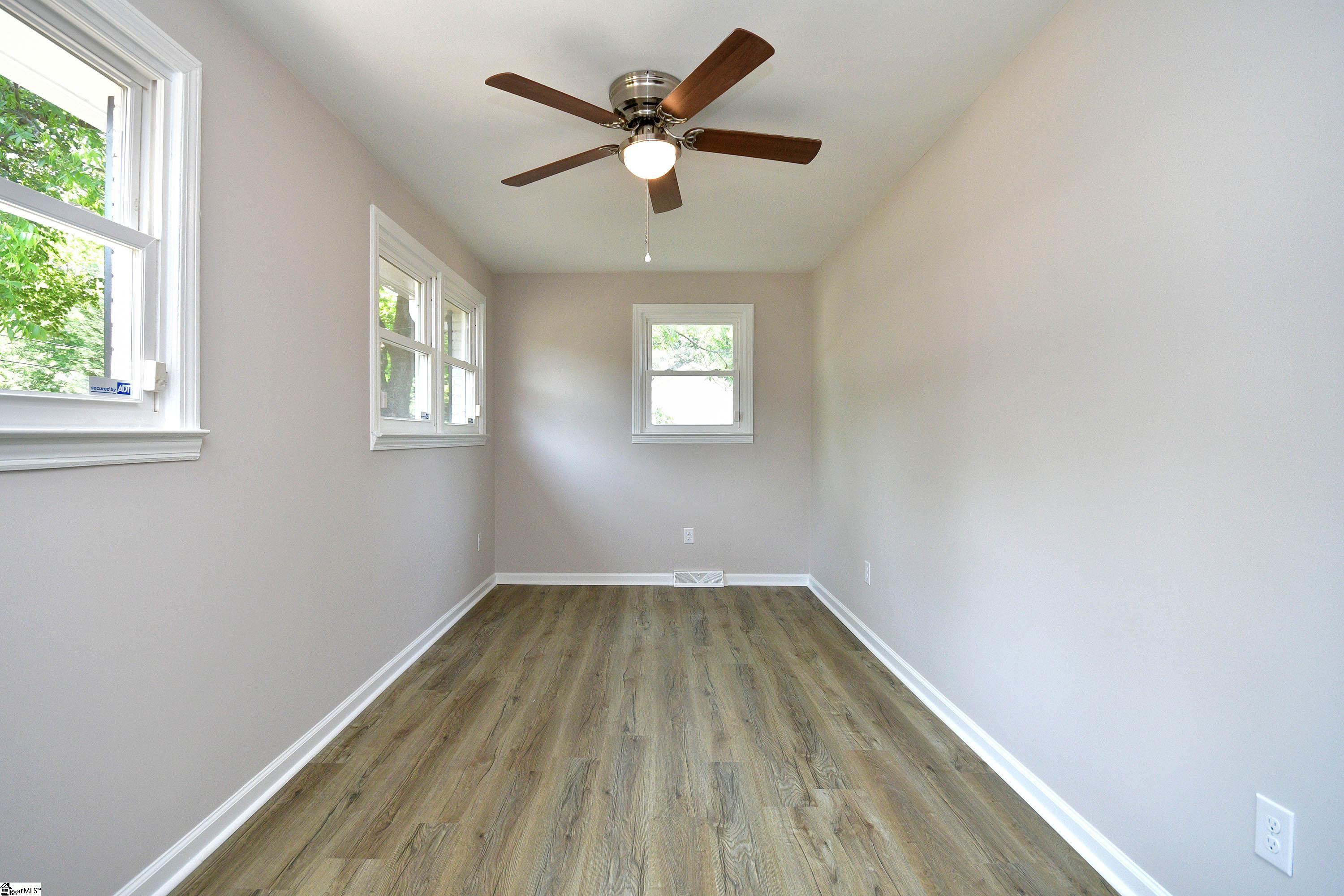 6100 Old Buncombe Road Greenville, SC 29609 - Photo 8 of 32 Gallery Image 8