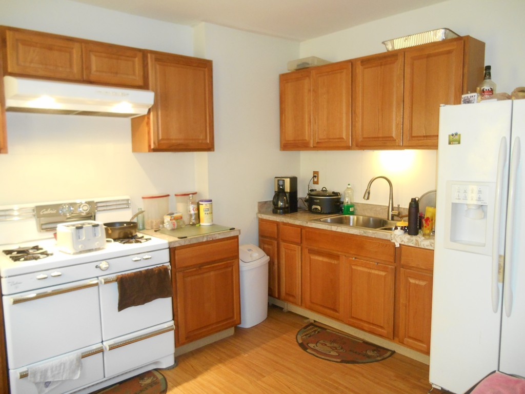 58 Bancroft Street Springfield, MA 01107 - Photo 3 of 13 Gallery Image 3