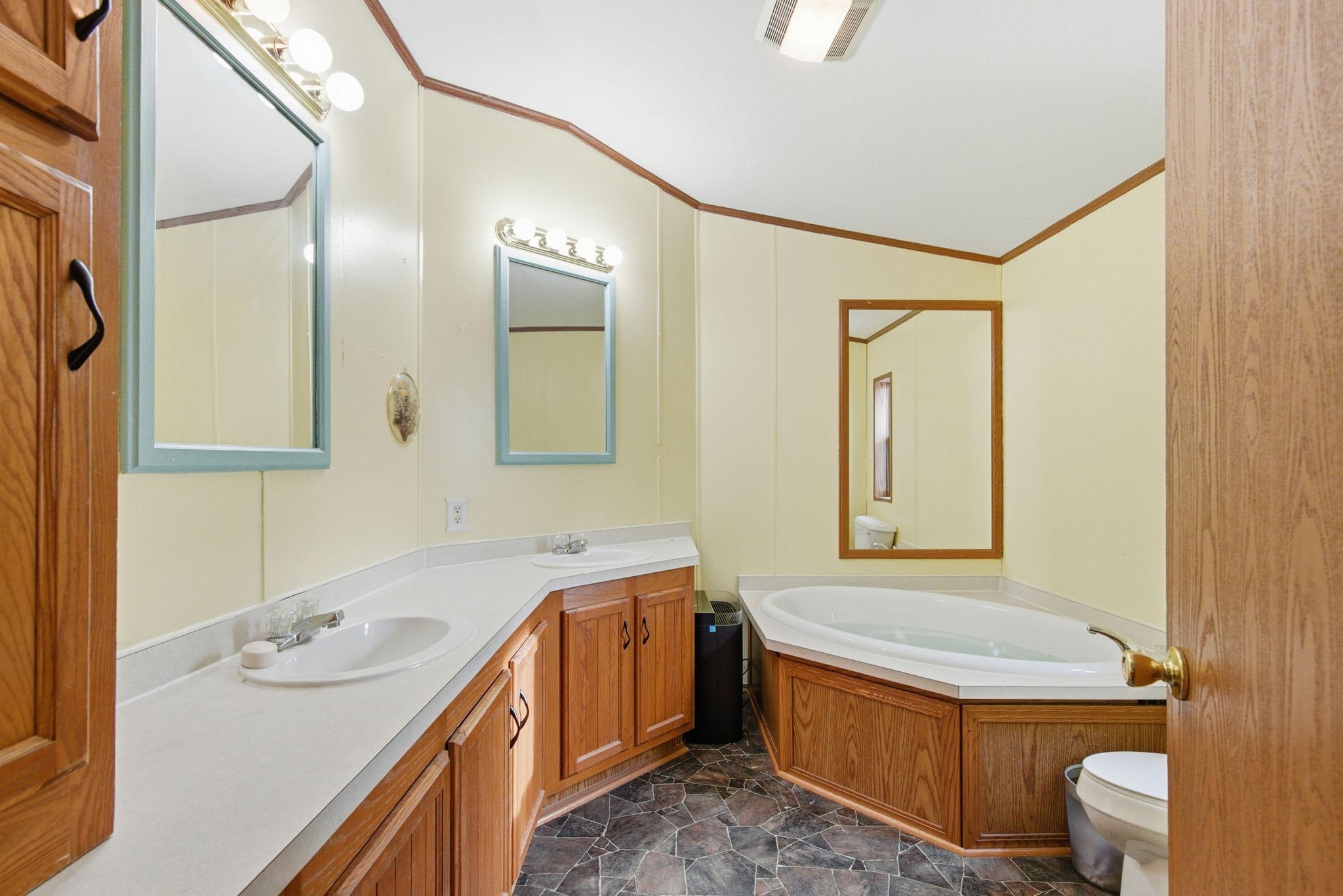 8560 Asiatic Avenue Inver Grove Heights, MN 55077 - Photo 8 of 28