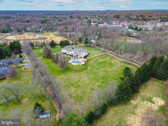 $4,500,000 | 637 Innsbruck Avenue, Great Falls, VA 22066