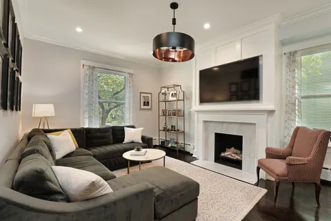 $1,950,000 | 1032 Hinman Avenue, Evanston, IL 60202