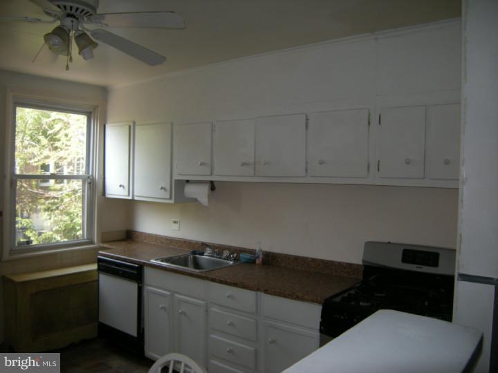 146 Springton Road Upper Darby, PA 19082 - Photo 9 of 17 Kitchen