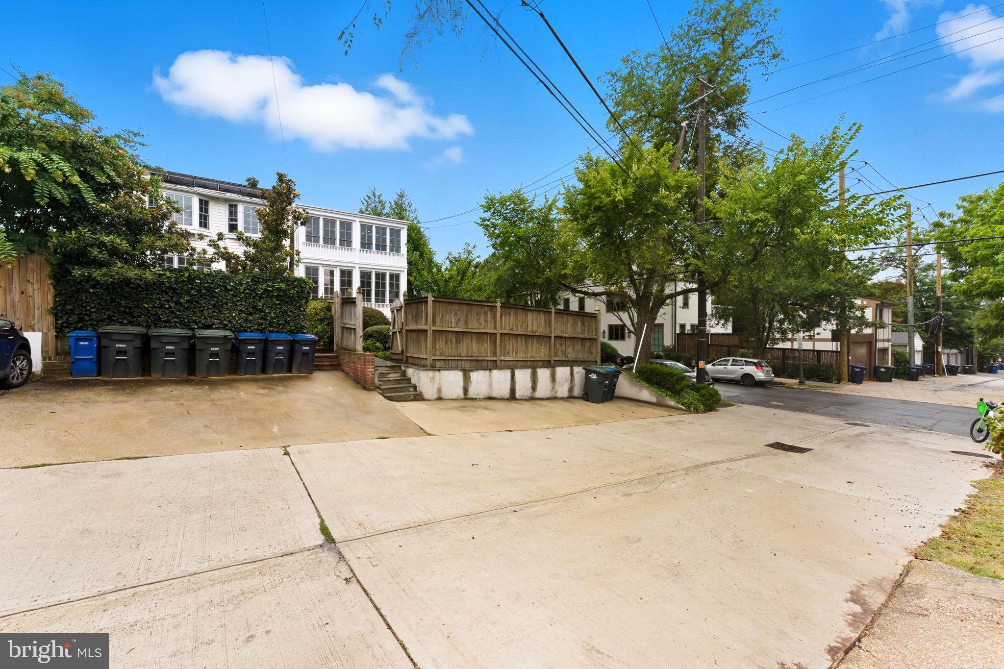 3541 R Street Northwest Washington, DC 20007 - Photo 34 of 35