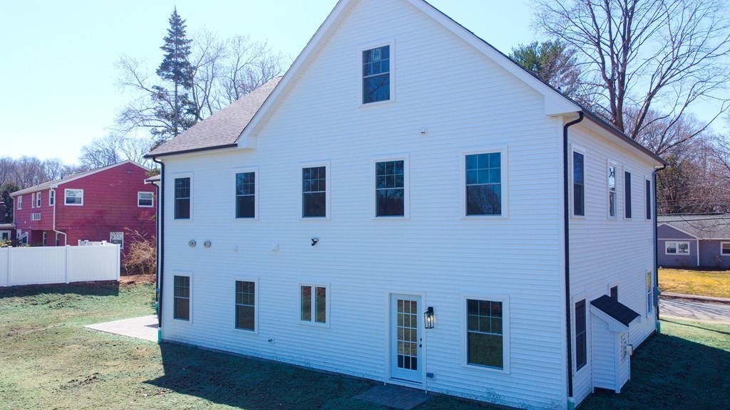 17 Westlake Road Natick, MA 01760 - Photo 5 of 42 Gallery Image 5