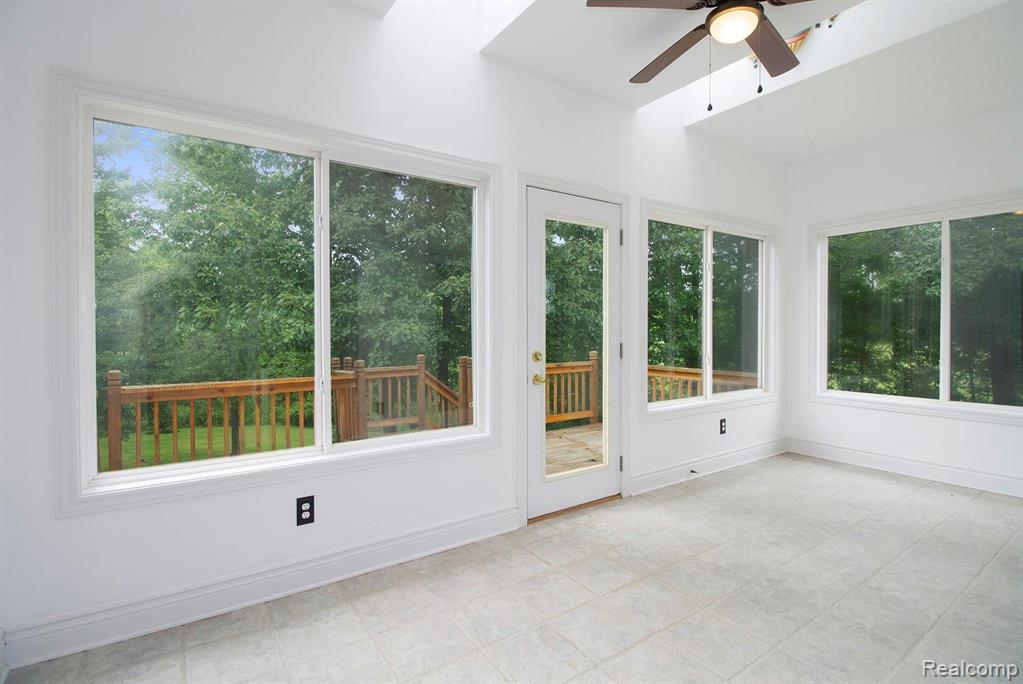 4400 Cedar Lake Road Howell, MI 48843 - Photo 15 of 49