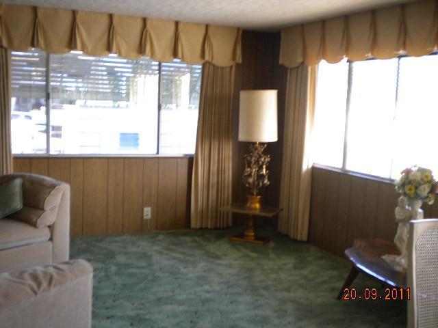 132 Brookside Lane, Unit 132 Oceanside, CA 92056 - Photo 4 of 9 OPEN AND BRIGHT