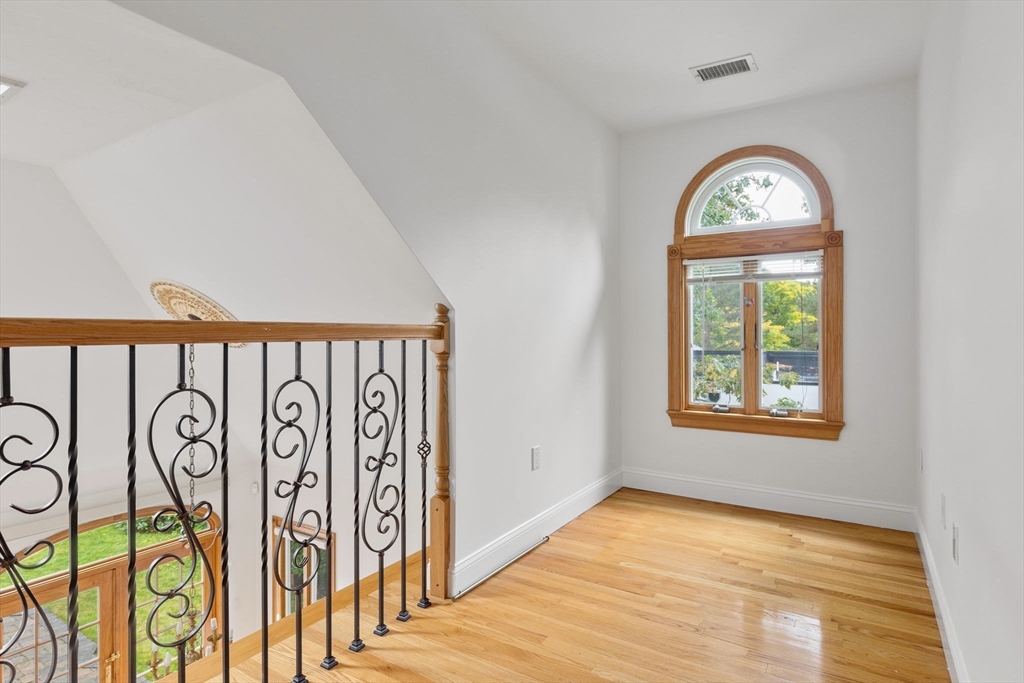 24 Carthay Circle Newton, MA 02461 - Photo 10 of 24