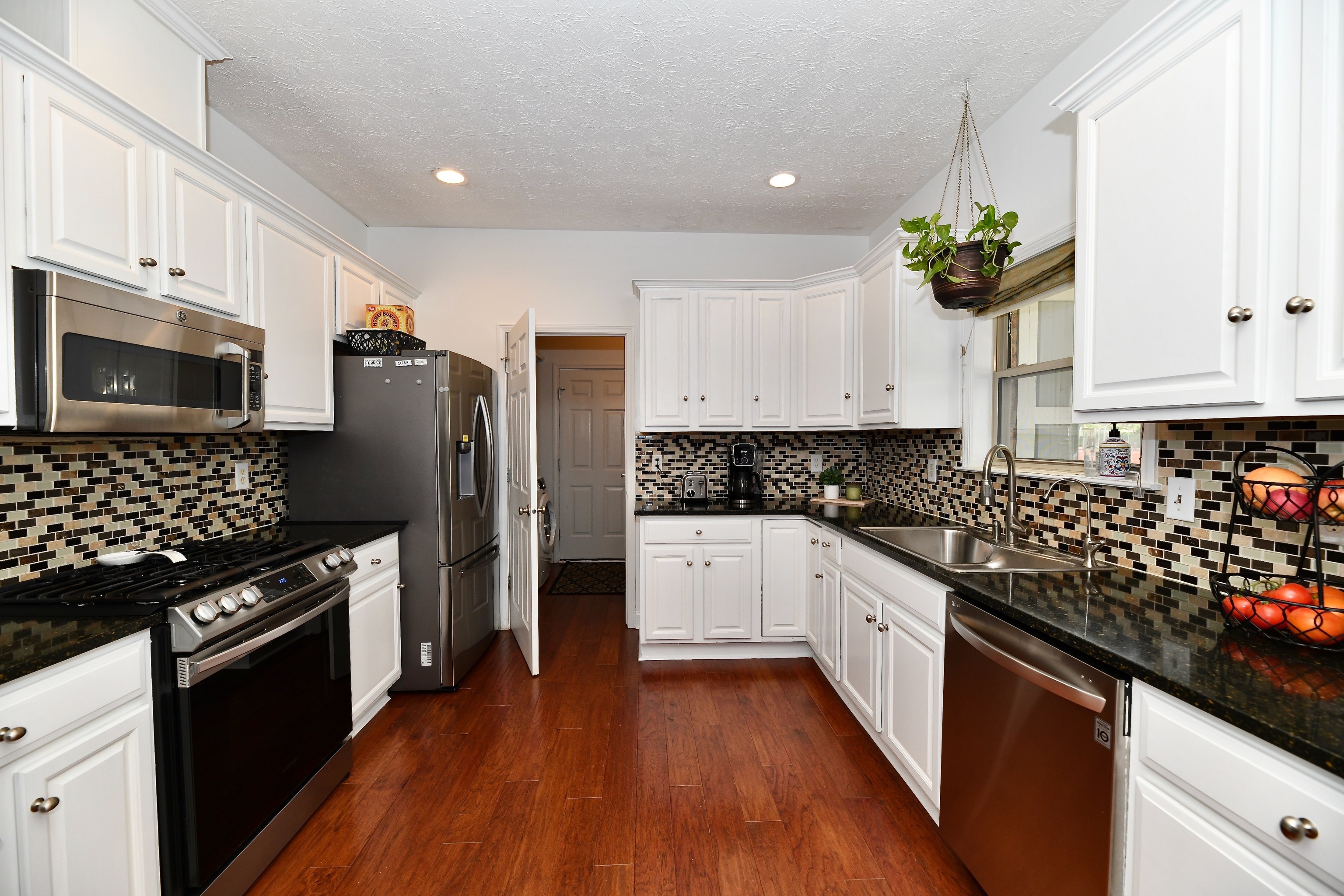 541 Schmitt Road Indianapolis, IN 46239 - Photo 14 of 63