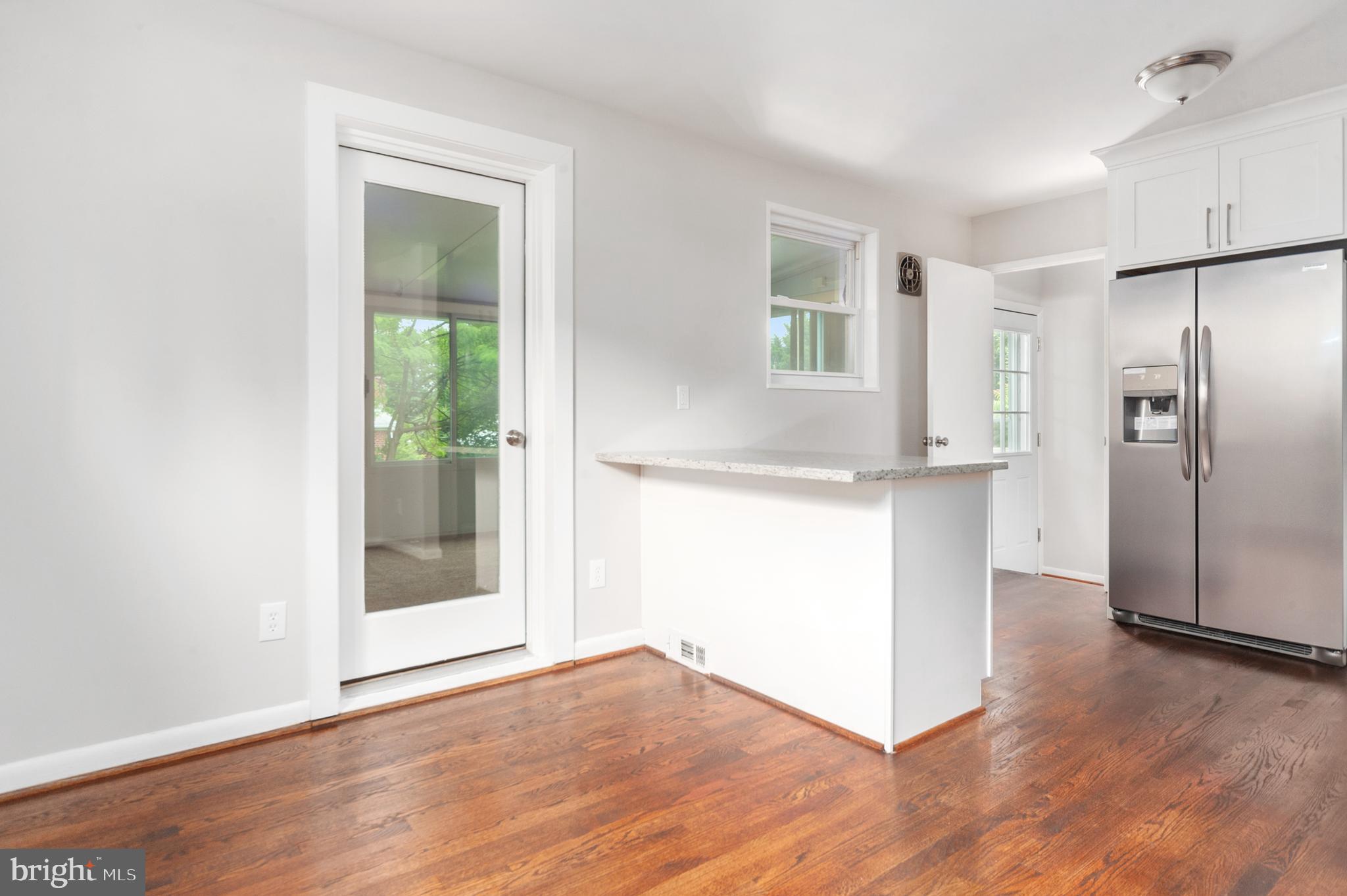 11403 Schuylkill Road Rockville, MD 20852 - Photo 6 of 26