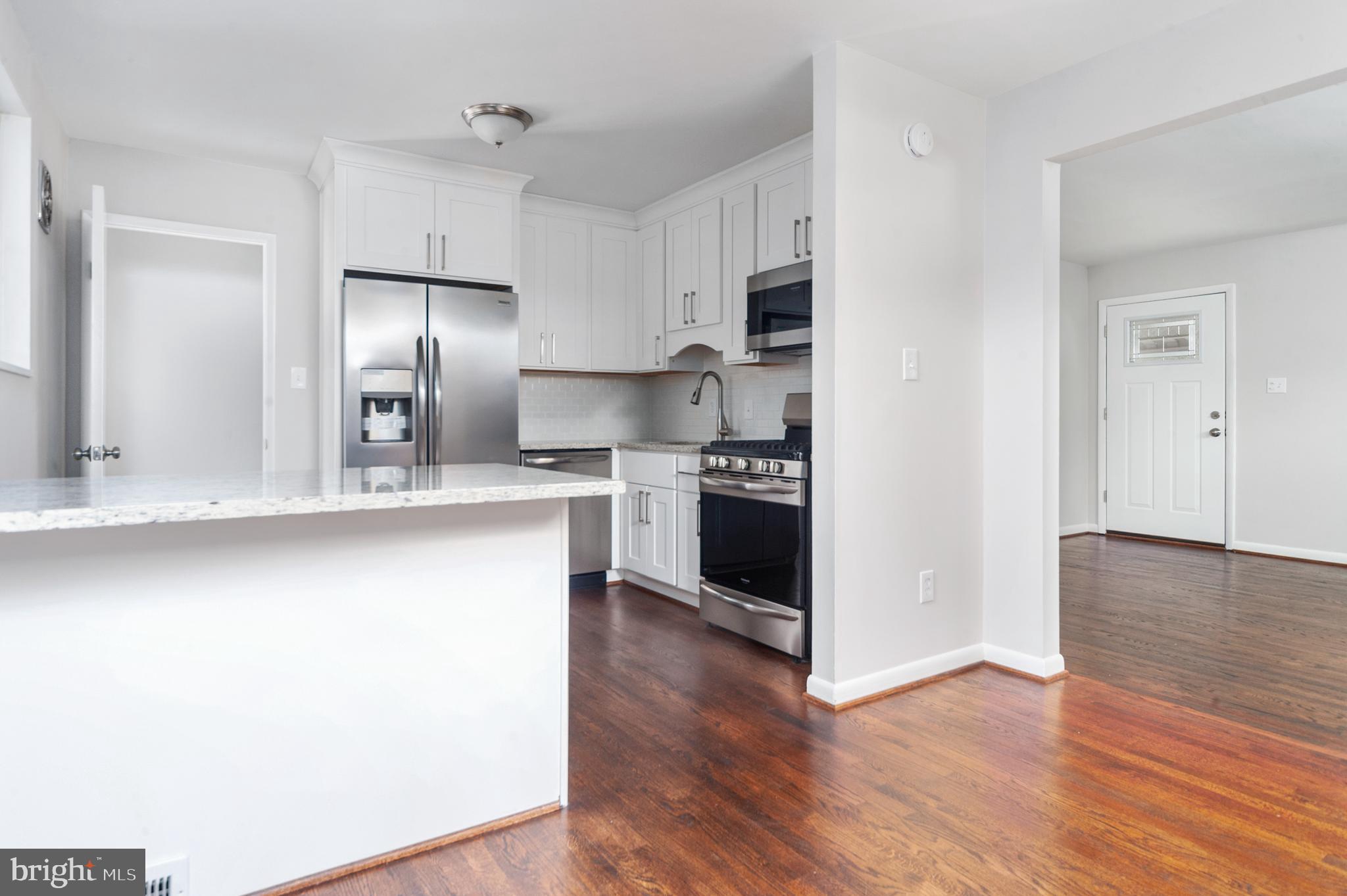 11403 Schuylkill Road Rockville, MD 20852 - Photo 7 of 26