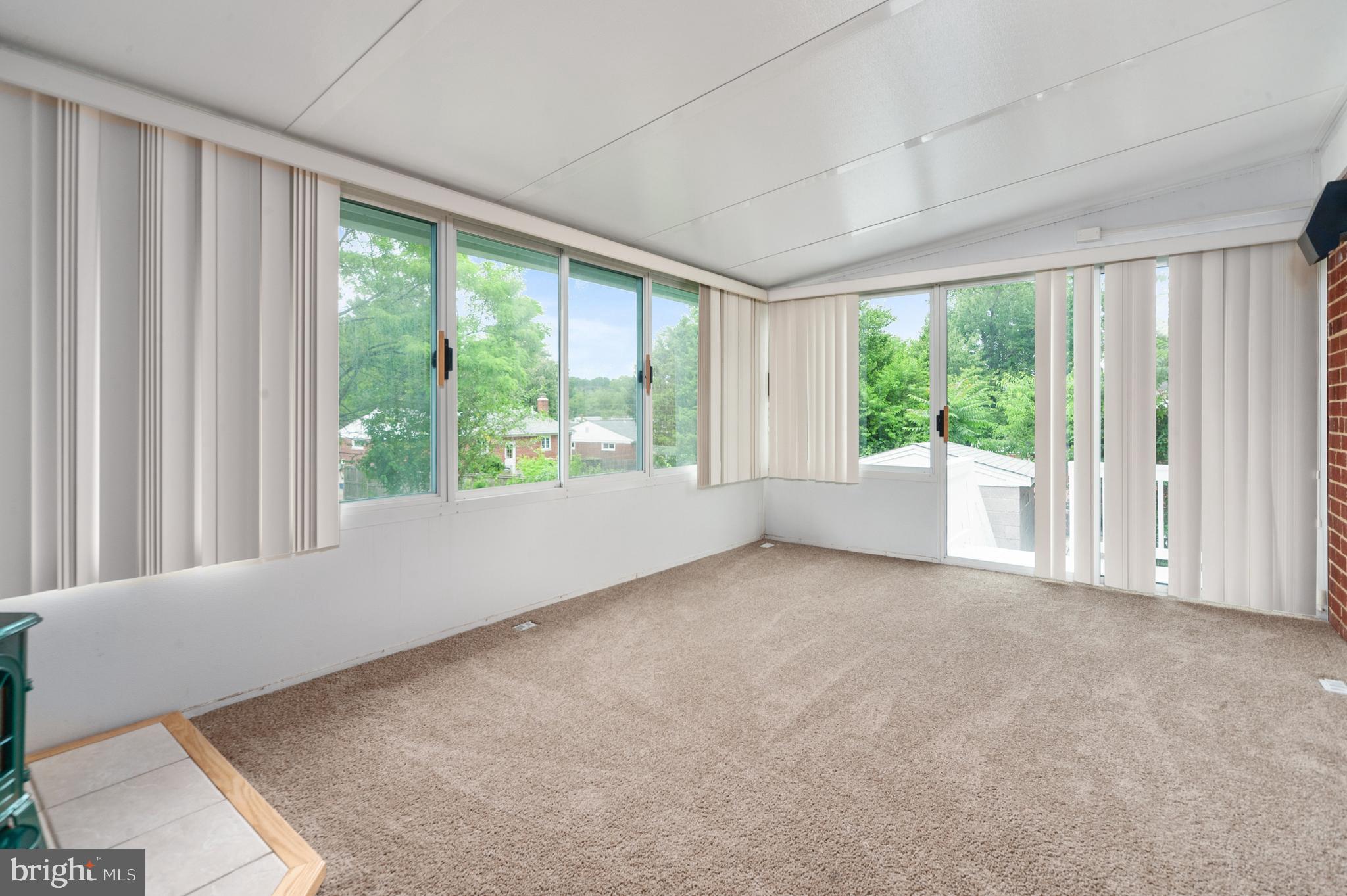 11403 Schuylkill Road Rockville, MD 20852 - Photo 9 of 26