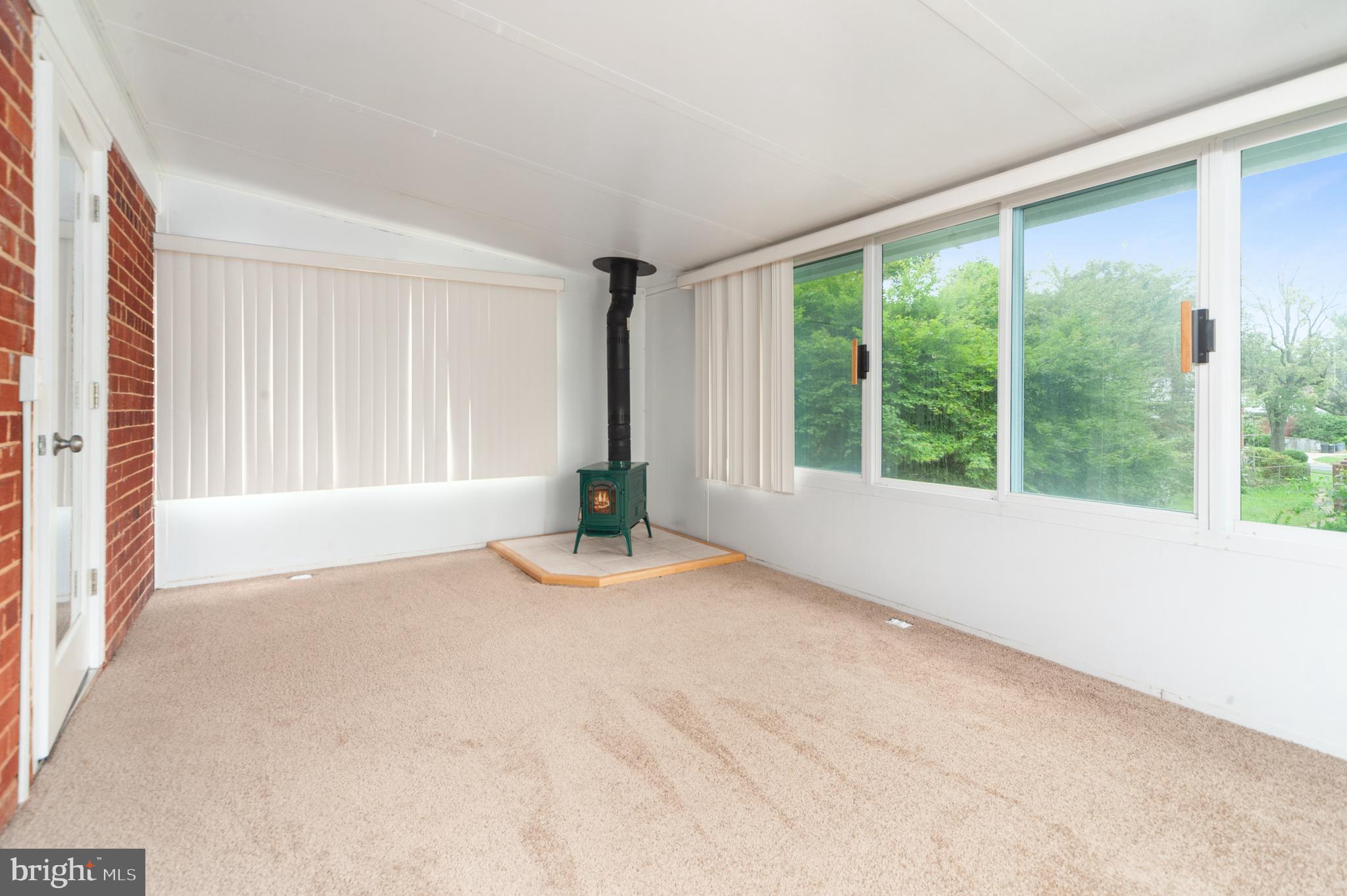 11403 Schuylkill Road Rockville, MD 20852 - Photo 10 of 26