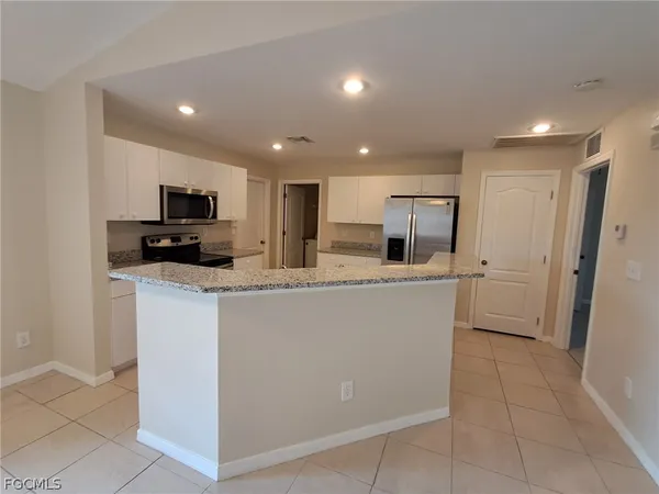 $2,100 | 6142 Hester Avenue, Fort Myers, FL 33905