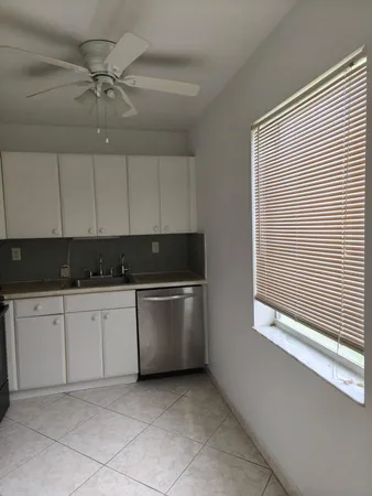 $1,500 | 122 Normandy Lane, Delray Beach, FL 33484