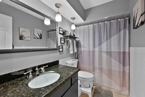 $2,400 | 12714 Huntington Field Drive, Houston, TX 77099