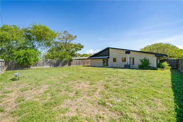 $2,150 | 713 Drexel Drive, Corpus Christi, TX 78412