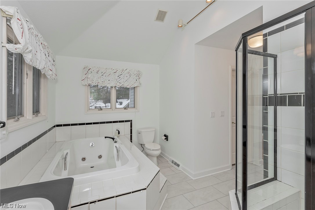 3850 Ellendale Road Moreland Hills, OH 44022 - Photo 24 of 39 Full bathroom with commode