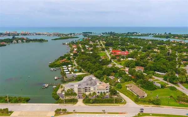 $699,900 | 516 Tamiami Trail South, Unit 306, Nokomis, FL 34275