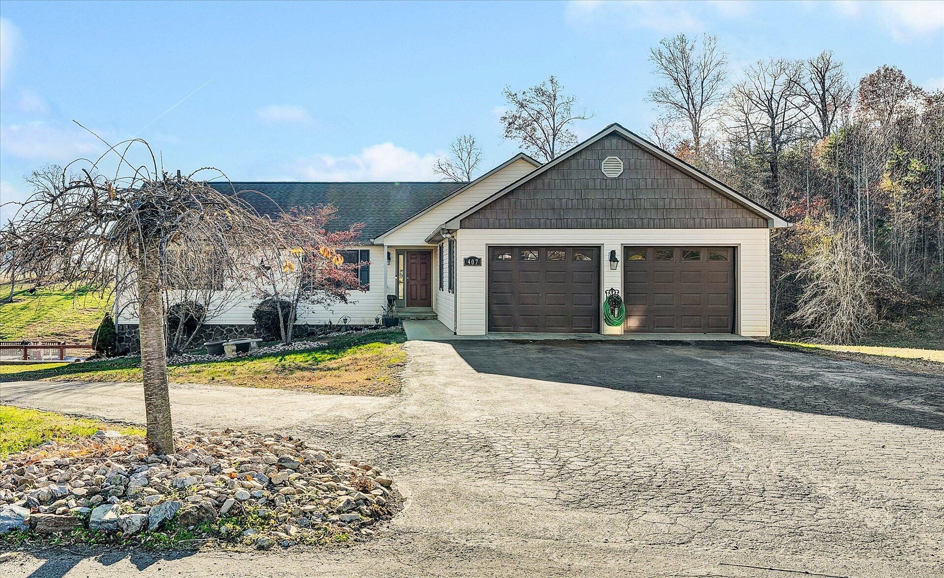 407 Aftons Meadow Road Vinton, VA 24179 - Photo 1 of 50 01-DSC00154