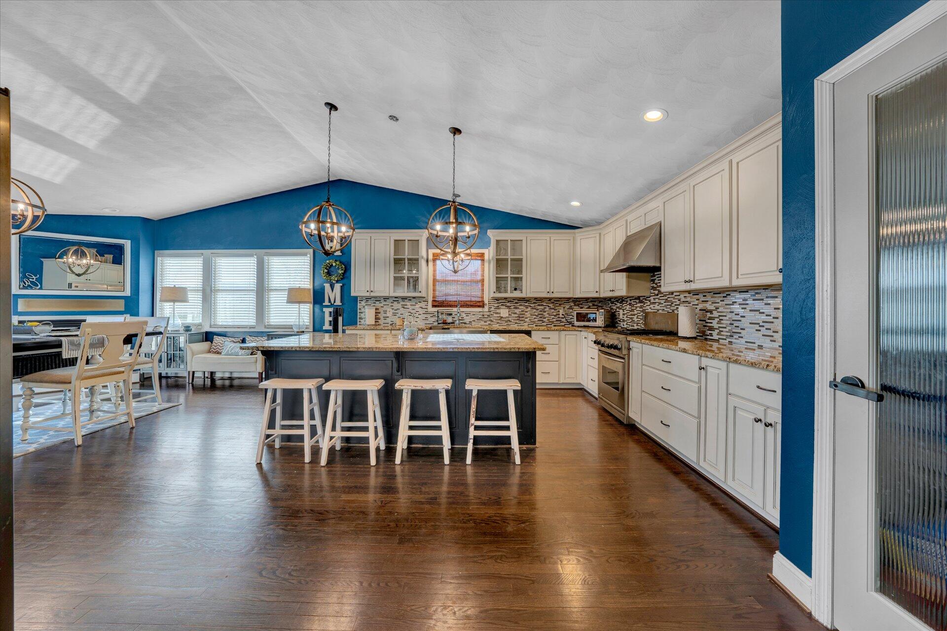 407 Aftons Meadow Road Vinton, VA 24179 - Photo 12 of 50 12-DSC00040