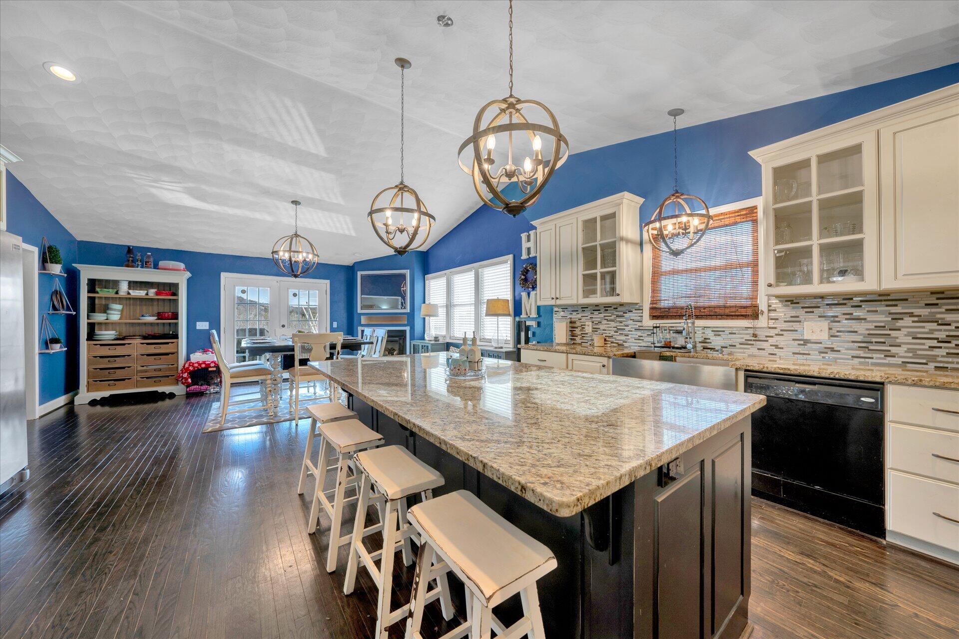 407 Aftons Meadow Road Vinton, VA 24179 - Photo 14 of 50 14-DSC00037
