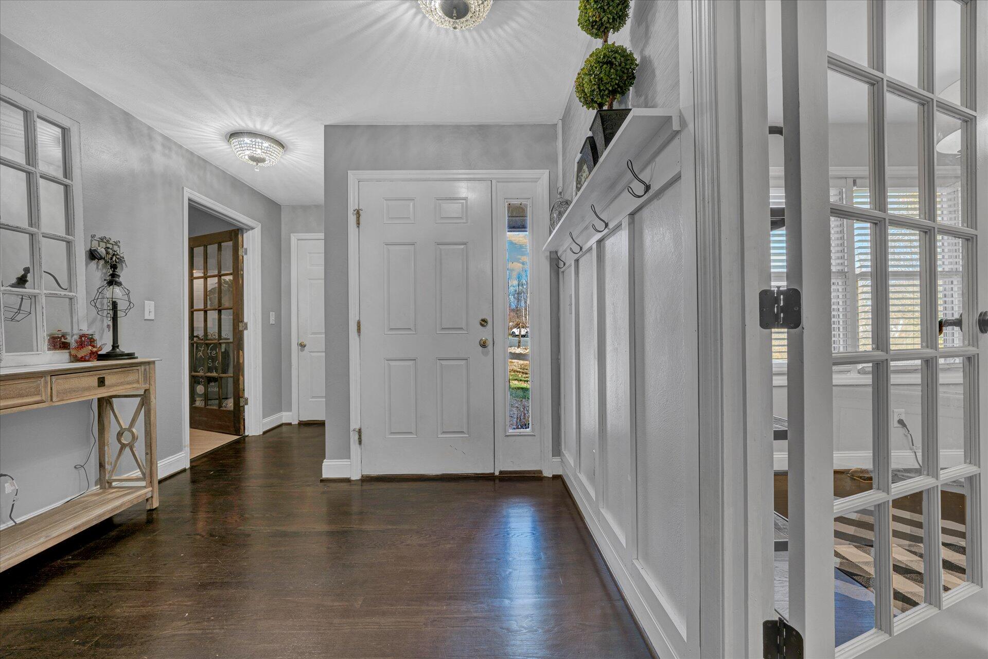 407 Aftons Meadow Road Vinton, VA 24179 - Photo 3 of 50 03-DSC00001