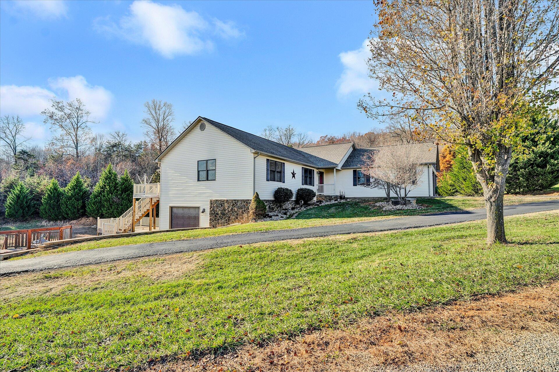 407 Aftons Meadow Road Vinton, VA 24179 - Photo 49 of 50 49-DSC00145
