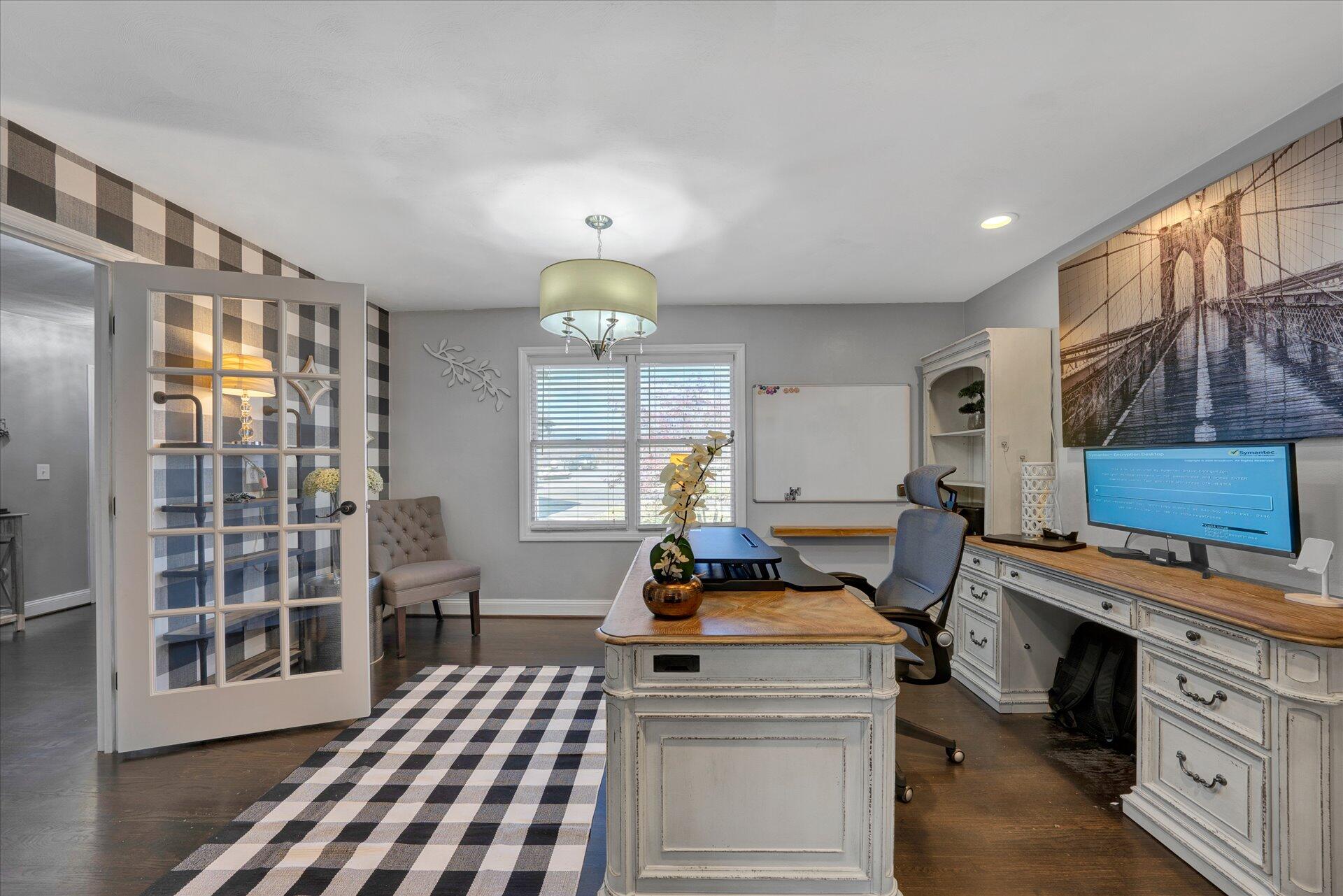 407 Aftons Meadow Road Vinton, VA 24179 - Photo 9 of 50 09-DSC00022