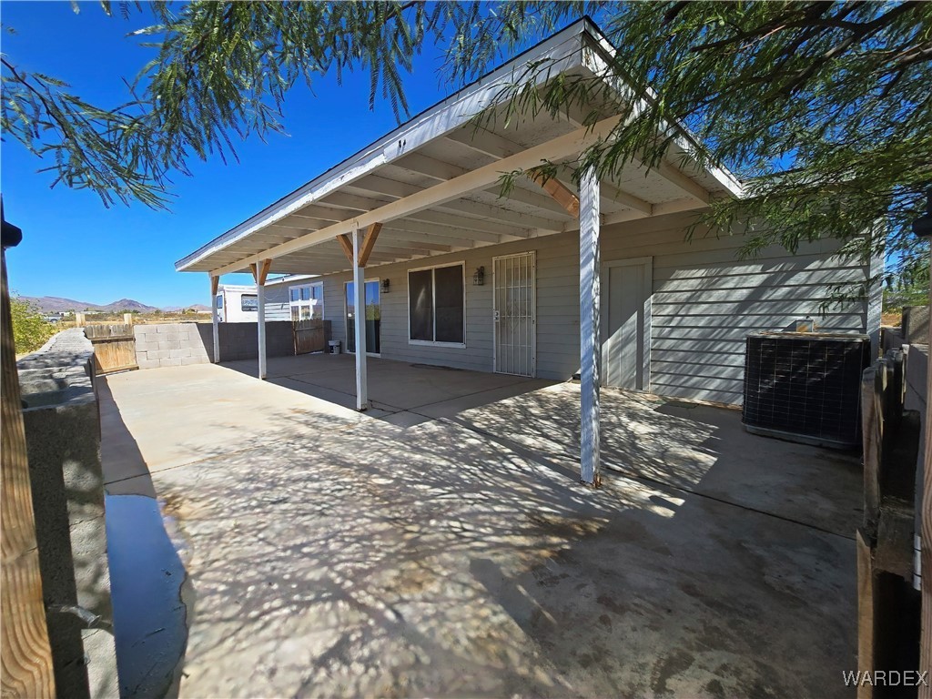 4149 Carrizo Road Golden Valley, AZ 86413 - Photo 33 of 47 a view of a backyard