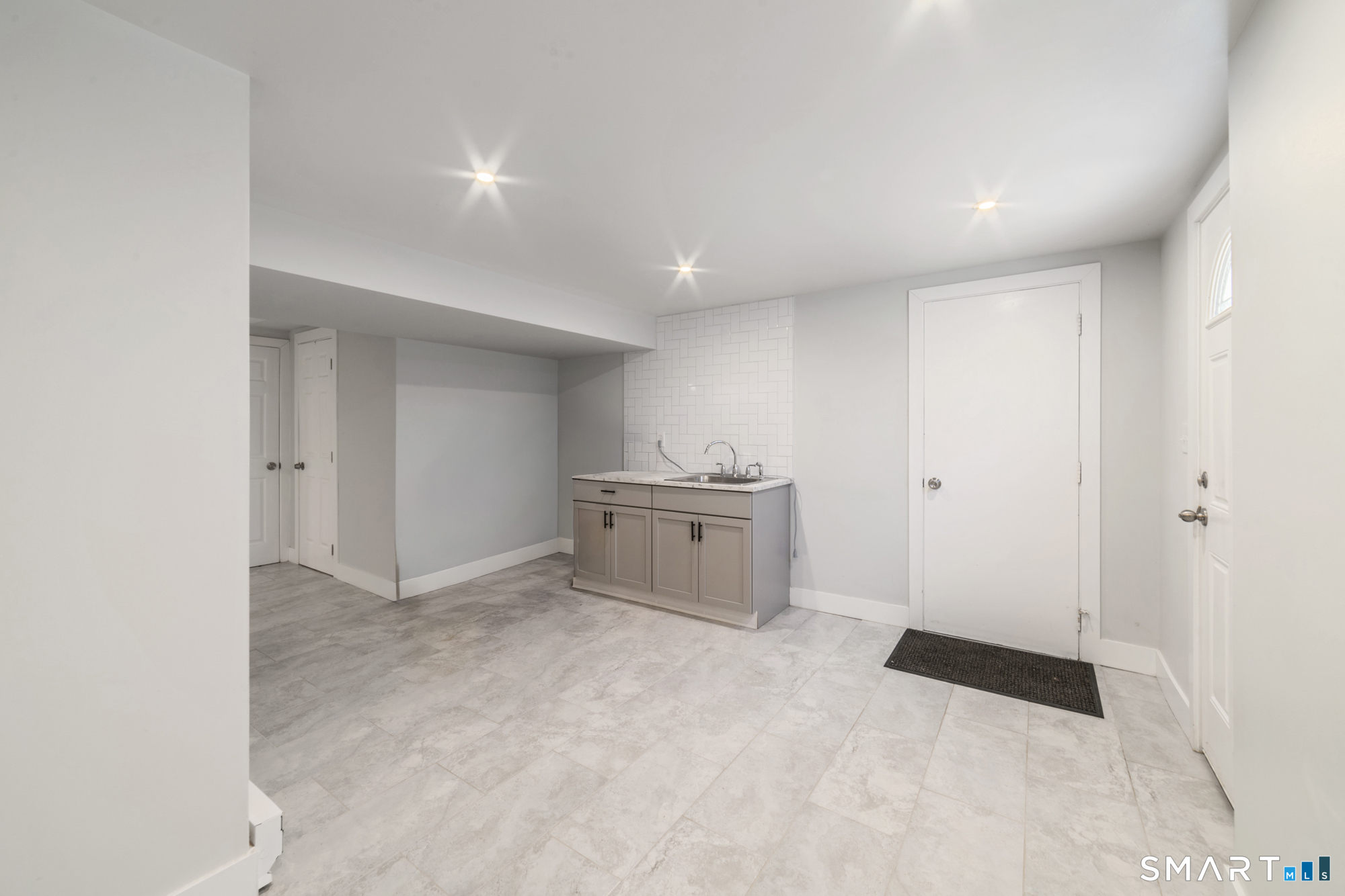 327 Lakeside Boulevard West Waterbury, CT 06708 - Photo 19 of 29