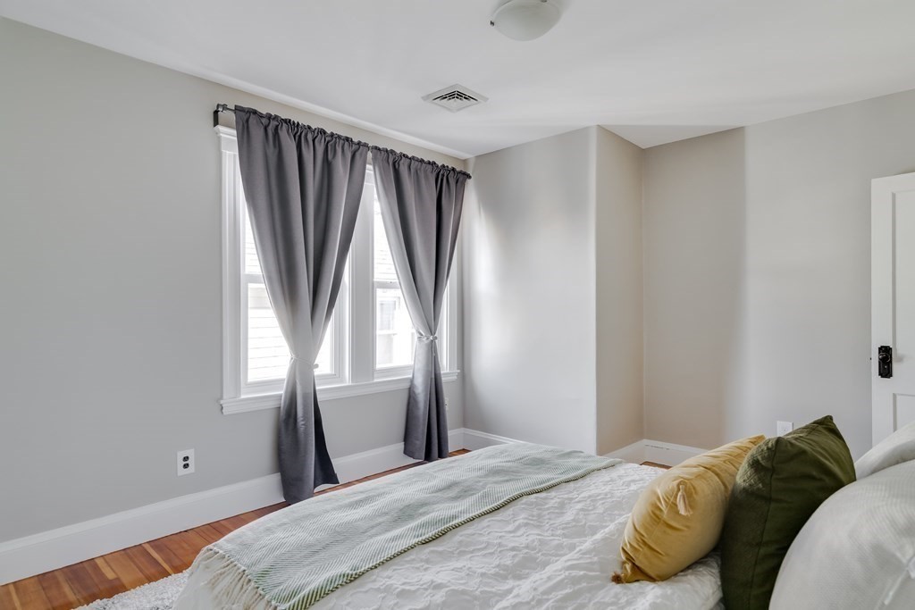 28 Chetwynd Road, Unit 2 Somerville, MA 02144 - Photo 14 of 23 Gallery Image 14
