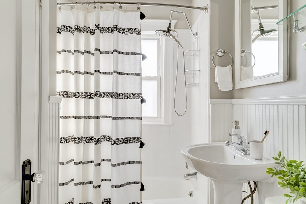 28 Chetwynd Road, Unit 2 Somerville, MA 02144 - Photo 19 of 23 Gallery Image 19