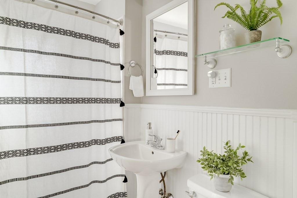 28 Chetwynd Road, Unit 2 Somerville, MA 02144 - Photo 20 of 23 Gallery Image 20