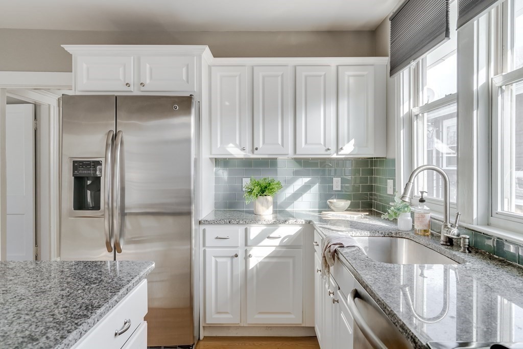 28 Chetwynd Road, Unit 2 Somerville, MA 02144 - Photo 4 of 23 Gallery Image 4