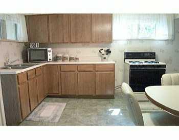 271 Rochester Road Pittsburgh, PA 15229 - Photo 4 of 7 Kitchen.