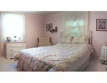 271 Rochester Road Pittsburgh, PA 15229 - Photo 5 of 7 Master Bedroom.