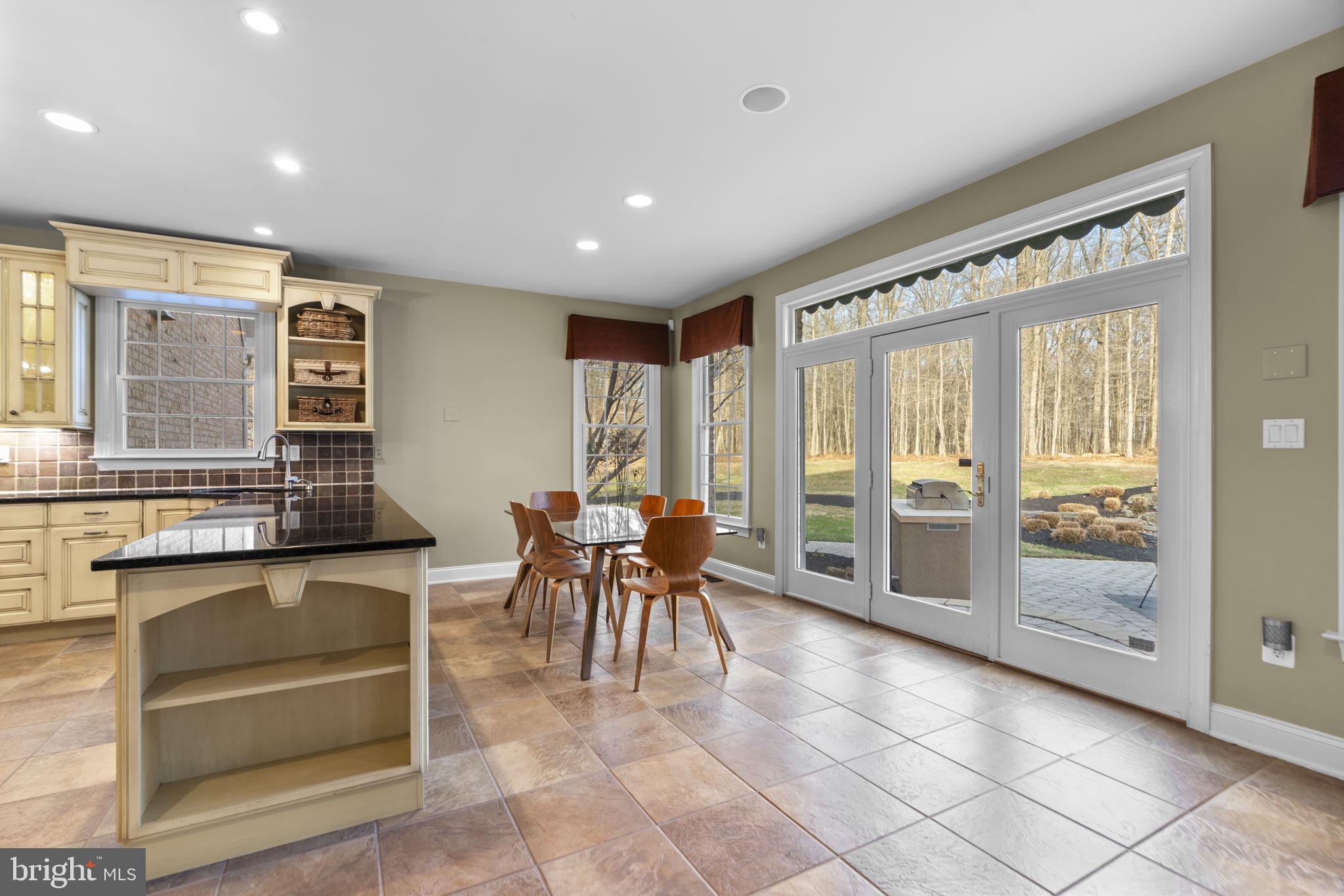 3091 Emerald Valley Road Ellicott City, MD 21042 - Photo 17 of 95 Breakfast Area