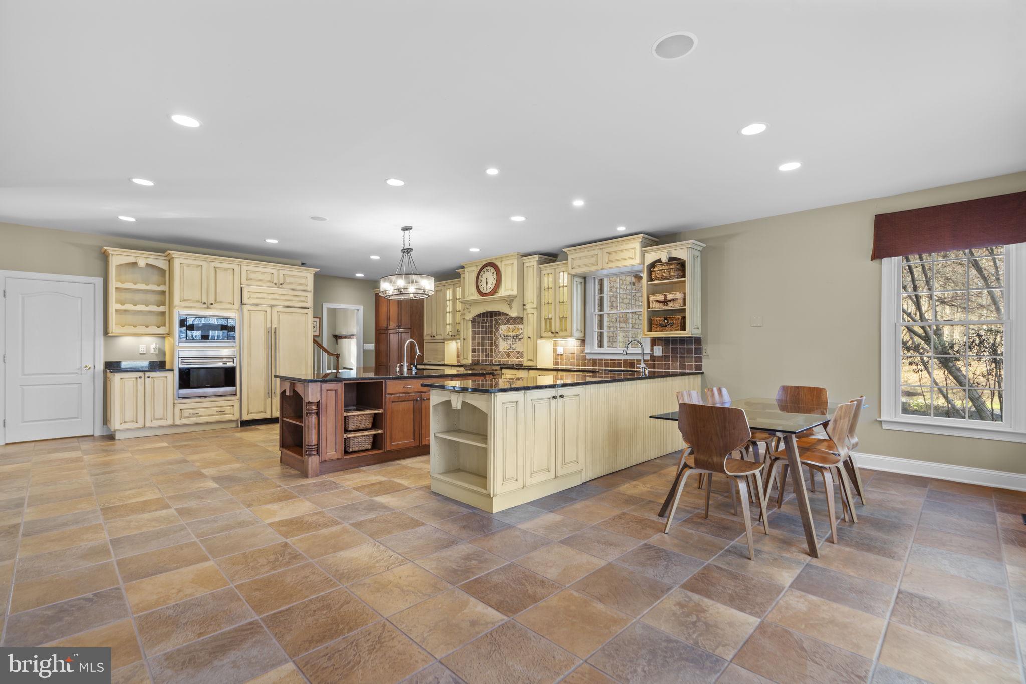3091 Emerald Valley Road Ellicott City, MD 21042 - Photo 18 of 95 Breakfast Area