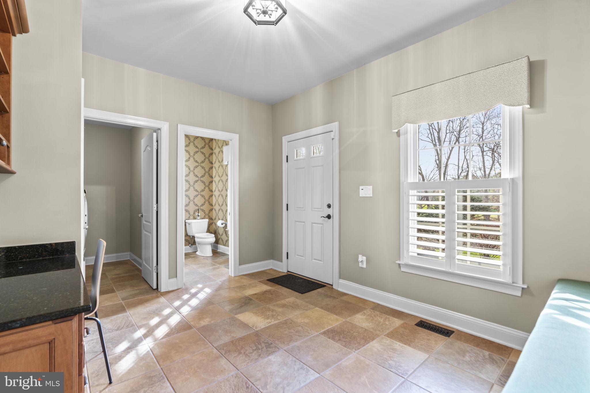 3091 Emerald Valley Road Ellicott City, MD 21042 - Photo 29 of 95 Mud Room