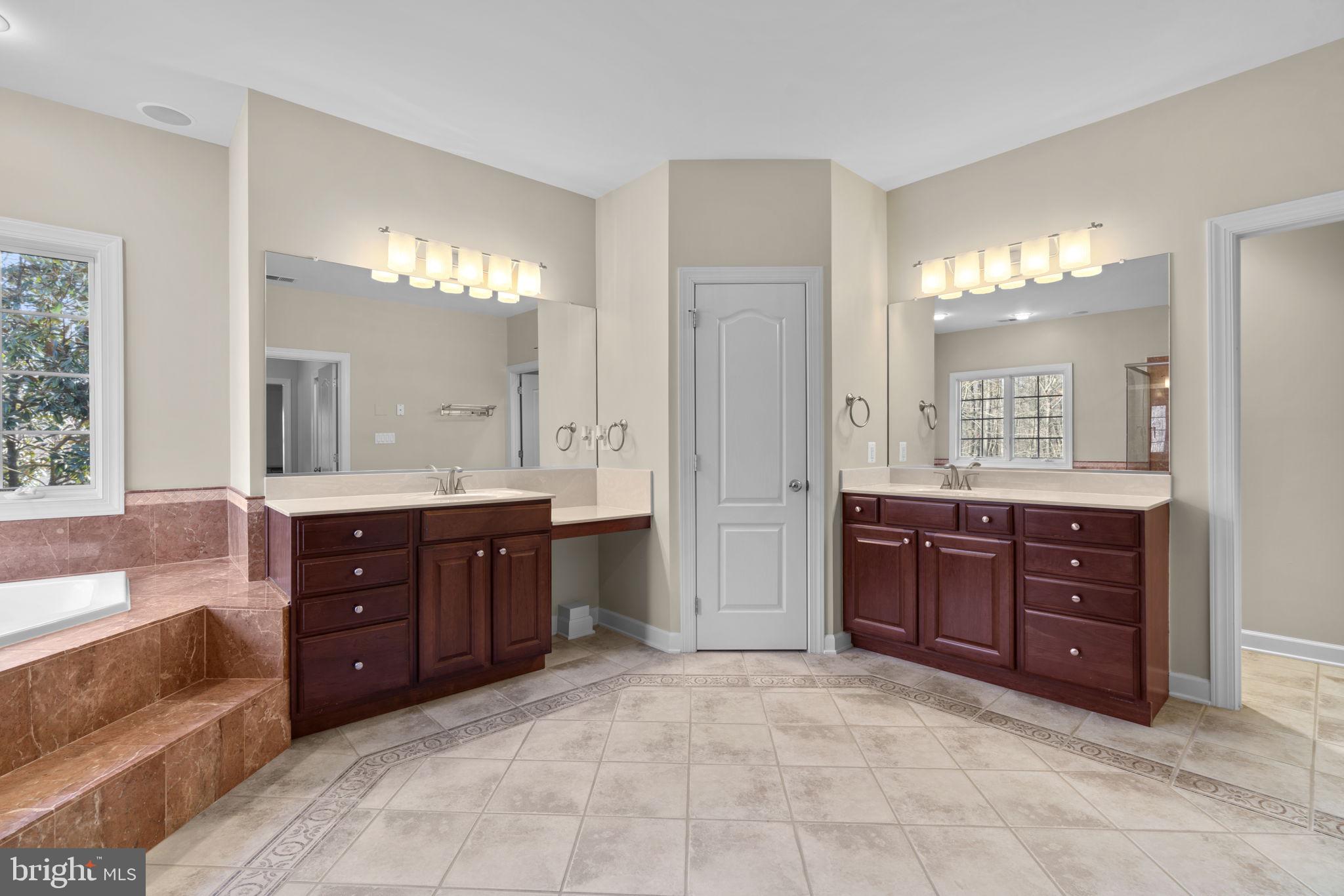 3091 Emerald Valley Road Ellicott City, MD 21042 - Photo 44 of 95 Primary Bathroom