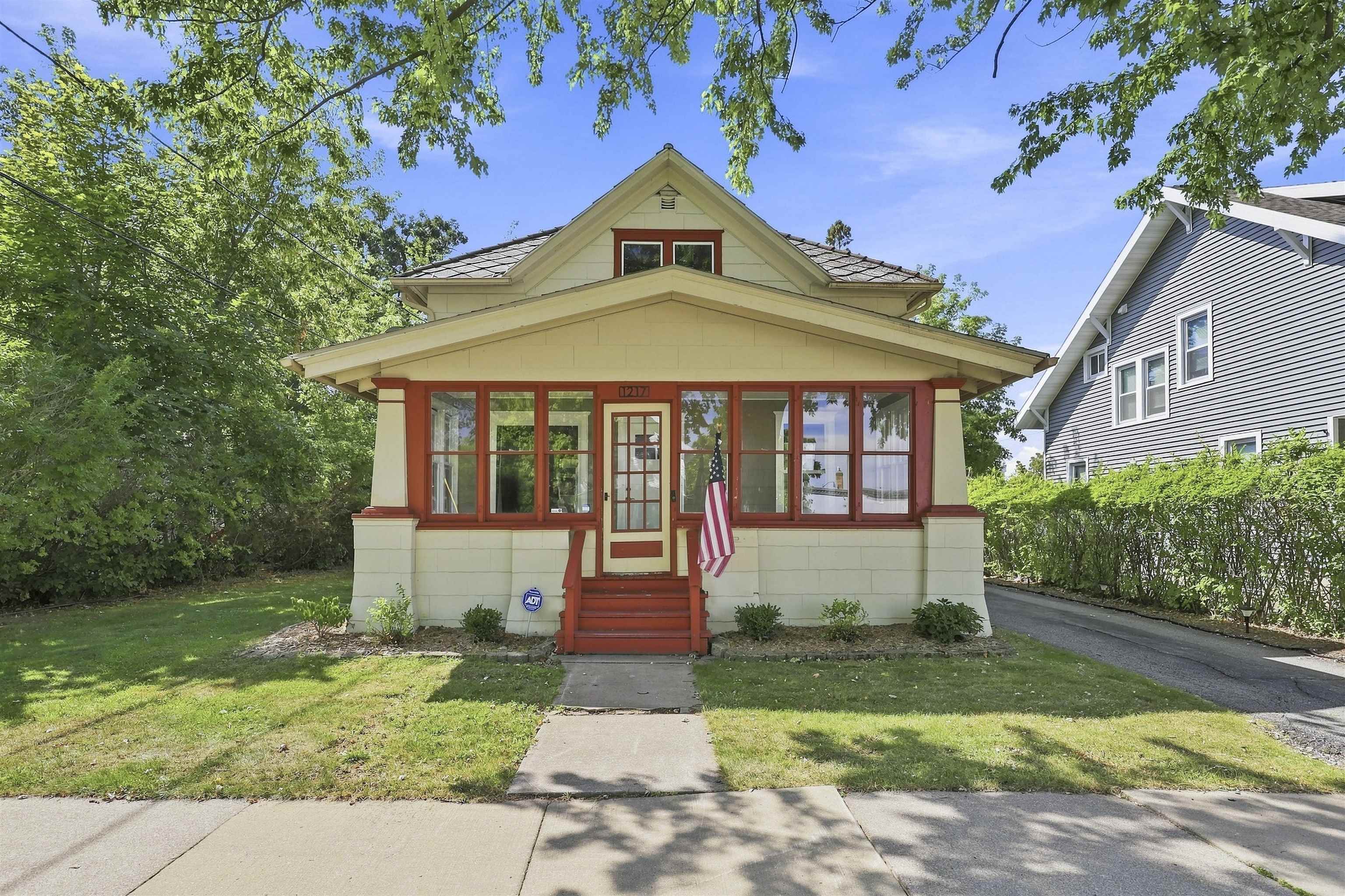 1217 North State Street Appleton, WI 54911 - Photo 1 of 26 Gallery Image 1