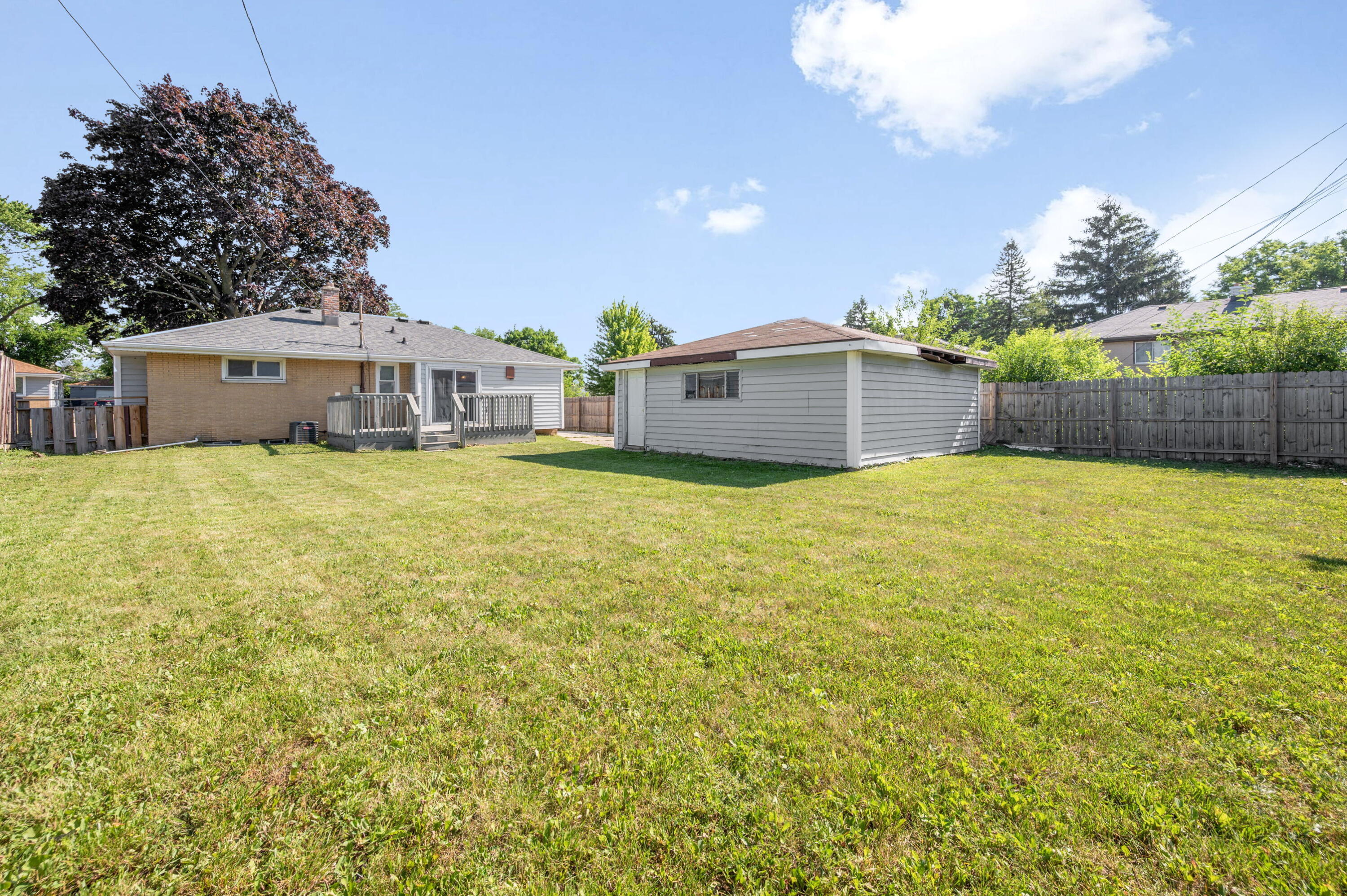 7719 West Winfield Avenue Milwaukee, WI 53218 - Photo 17 of 19 28_ElizabethKrier_DSC7010