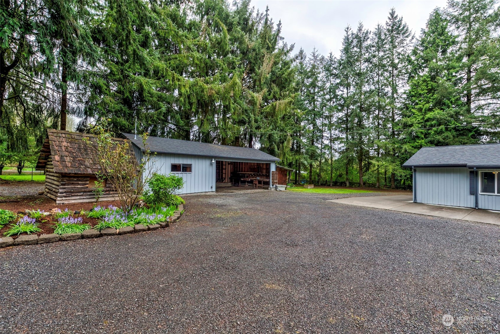 818 Sandy Bend Road Castle Rock, WA 98611 - Photo 4 of 40 Gallery Image 4