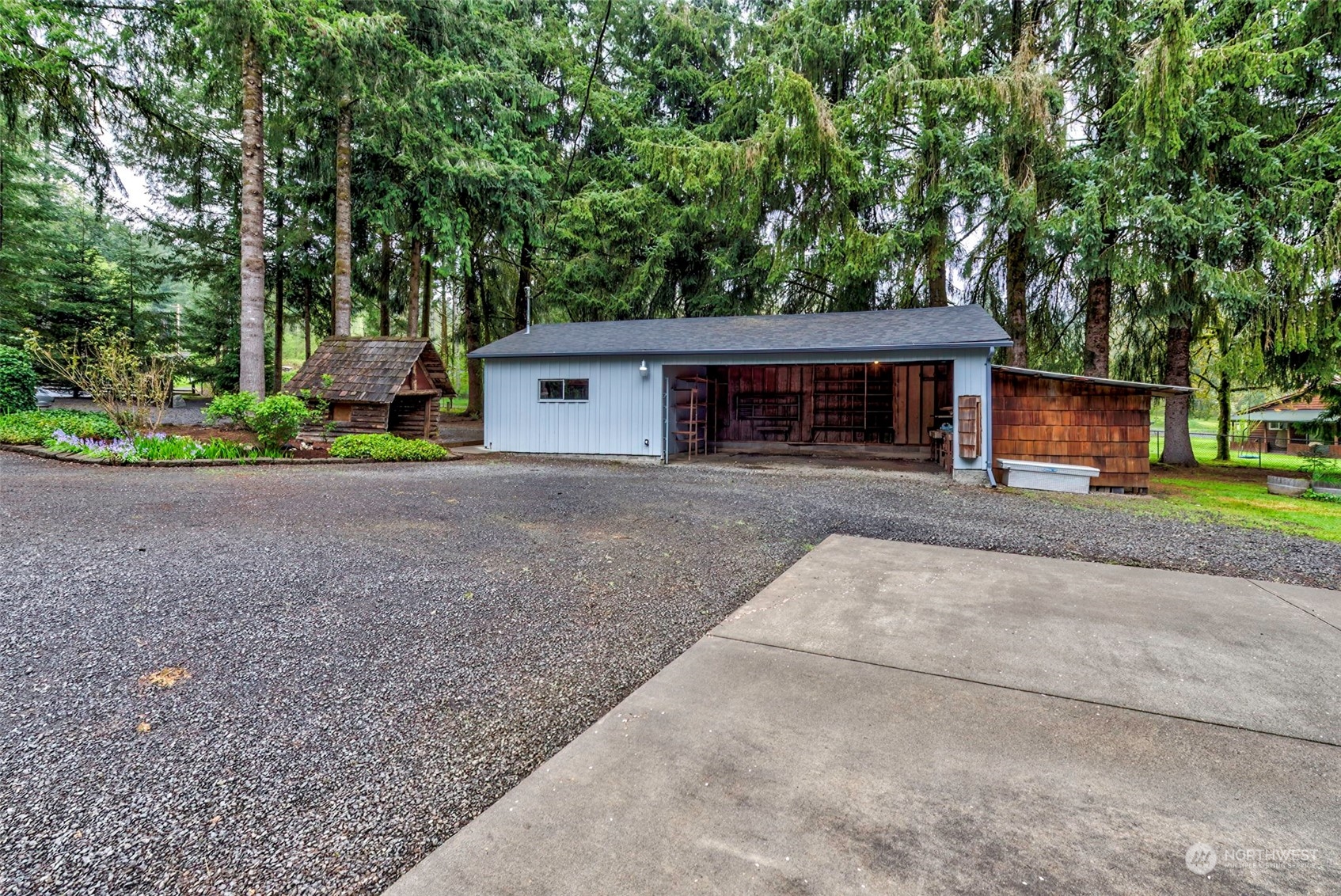 818 Sandy Bend Road Castle Rock, WA 98611 - Photo 5 of 40 Gallery Image 5