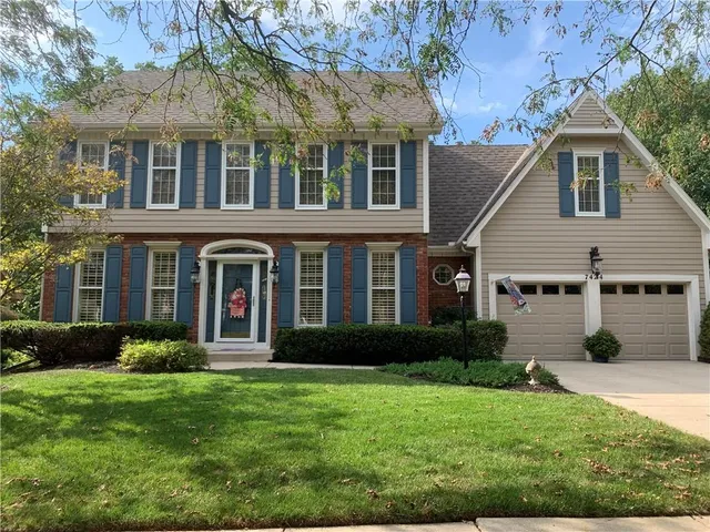 $465,000 | 7424 North Amoret Avenue, Kansas City, MO 64151