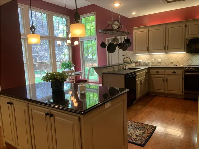 $465,000 | 7424 North Amoret Avenue, Kansas City, MO 64151