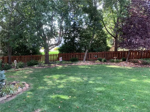 $465,000 | 7424 North Amoret Avenue, Kansas City, MO 64151