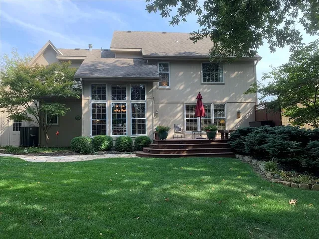 $465,000 | 7424 North Amoret Avenue, Kansas City, MO 64151