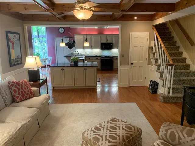 $465,000 | 7424 North Amoret Avenue, Kansas City, MO 64151