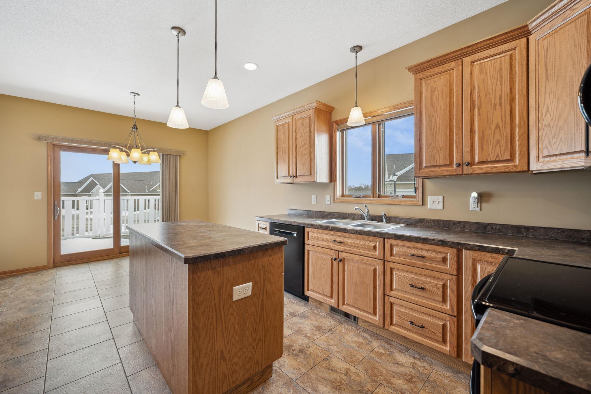 2491 Coral Ridge Place Northeast Rochester, MN 55906 - Photo 9 of 28 Gallery Image 9